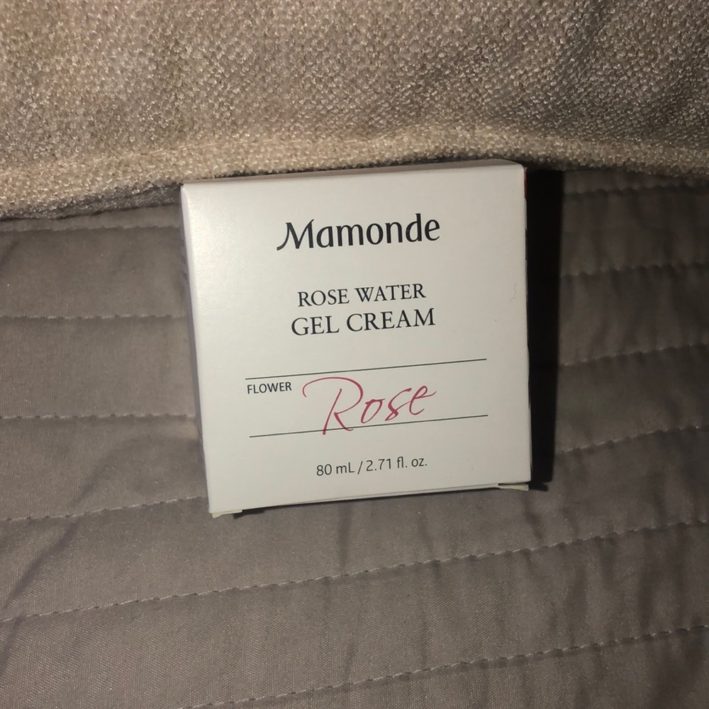 Mamonde rose water gel cream